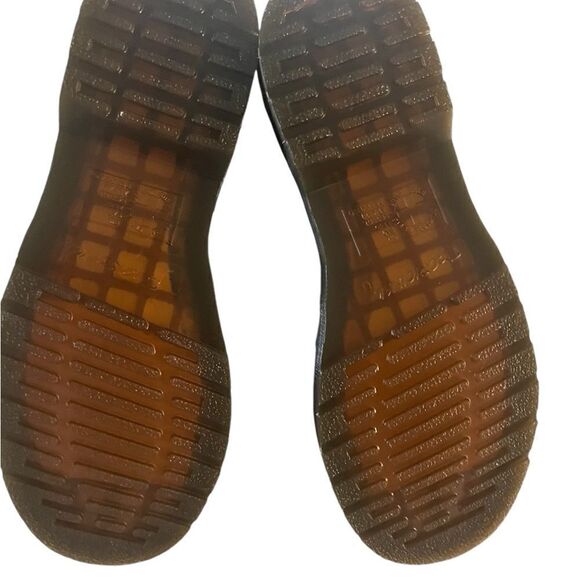 NWT Dr. Martens Smooth Leather Chelsea Boots. - Picture 6 of 6